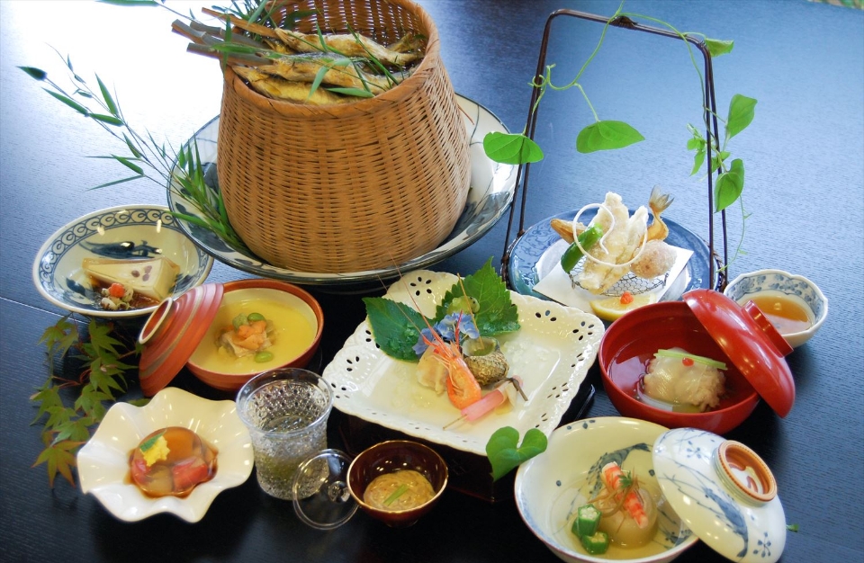 あゆの懐石料理
